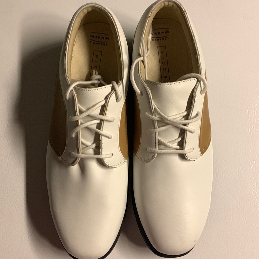 NEW  Women’s Nike air comfort golf shoes VERDANA LAST size US 10